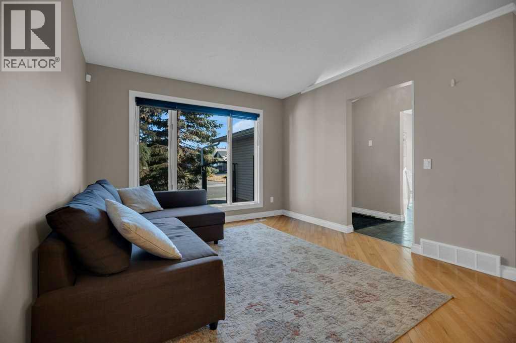 Single Family House 4 Level for Sale in  Mckerrell Crescent SE McKenzie Lake Calgary 