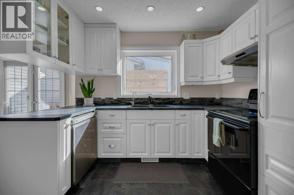 Single Family House 4 Level for Sale in  Mckerrell Crescent SE McKenzie Lake Calgary 