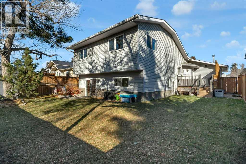 Single Family House 4 Level for Sale in  Mckerrell Crescent SE McKenzie Lake Calgary 