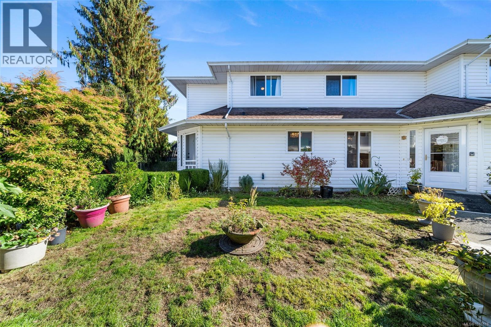 2516 Dingwall St, Duncan - Exteriors - Full Complex View - Photo 3