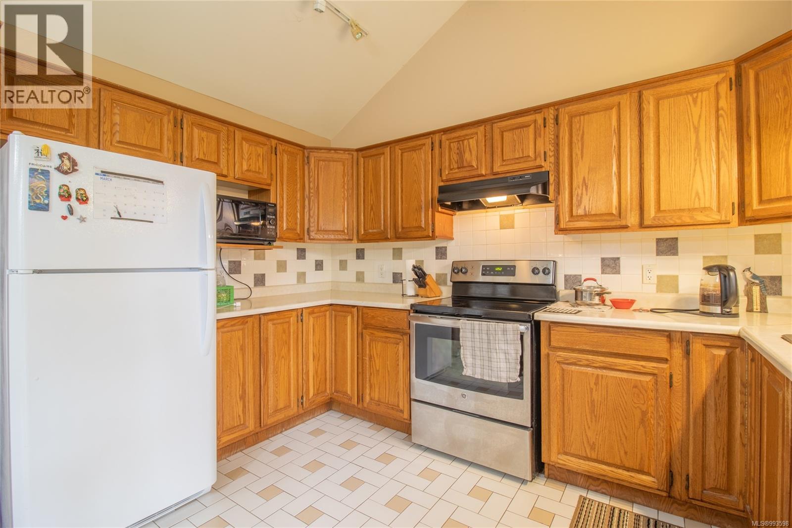  37138 Galleon Way, Pender Island