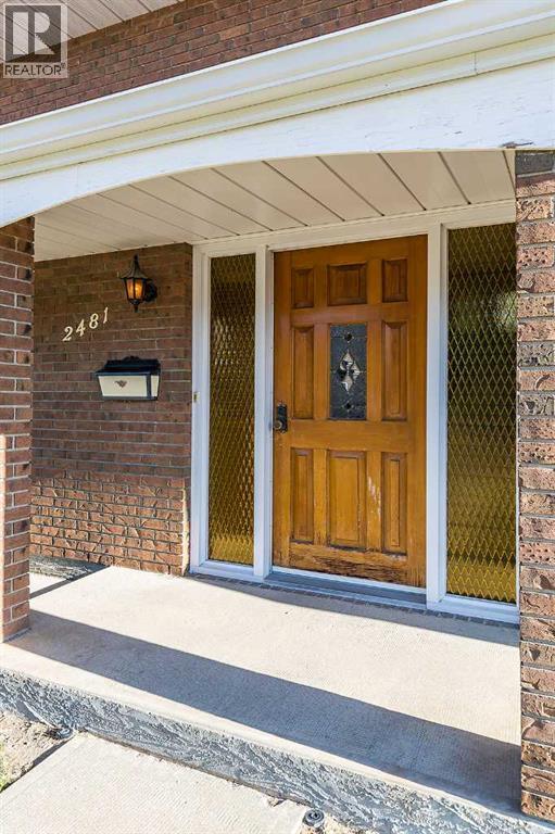 Single Family House Bi-level for Sale in   Avenue SE Connaught Medicine Hat 