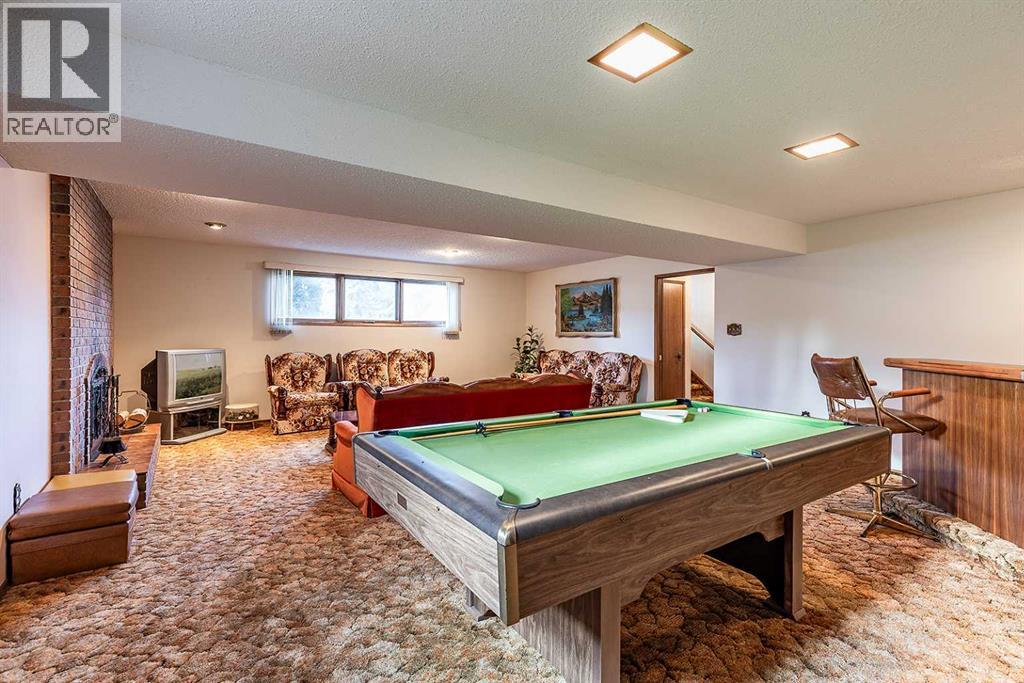 Single Family House Bi-level for Sale in   Avenue SE Connaught Medicine Hat 