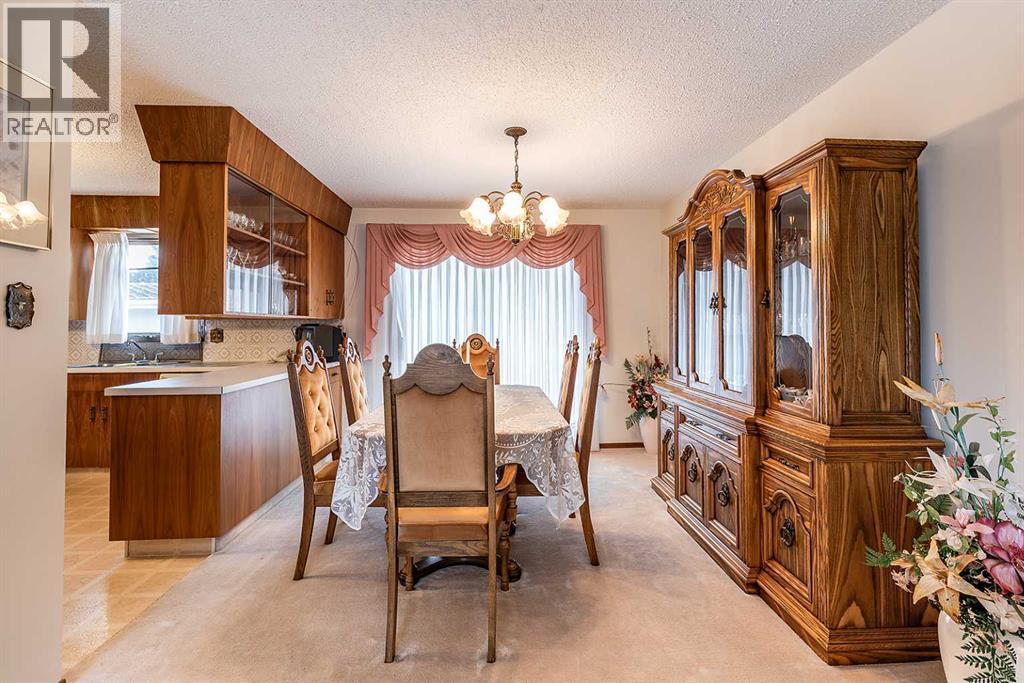Single Family House Bi-level for Sale in   Avenue SE Connaught Medicine Hat 