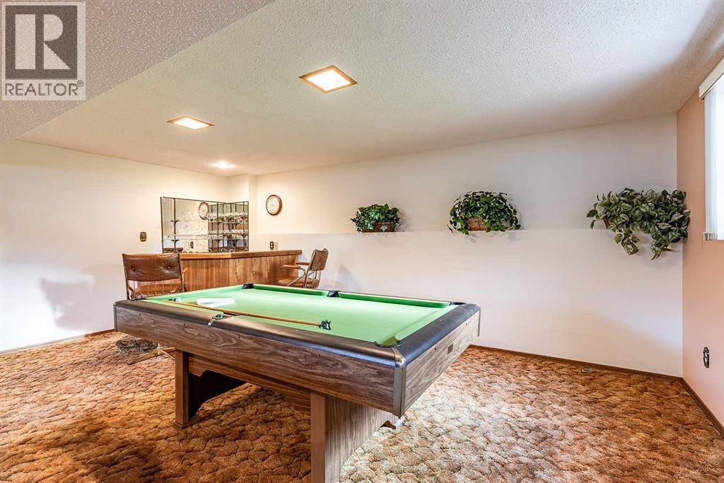 Single Family House Bi-level for Sale in   Avenue SE Connaught Medicine Hat 