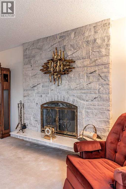 Single Family House Bi-level for Sale in   Avenue SE Connaught Medicine Hat 