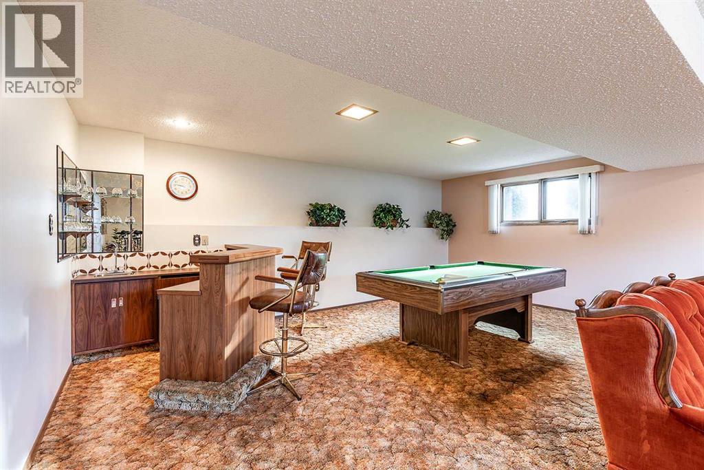 Single Family House Bi-level for Sale in   Avenue SE Connaught Medicine Hat 