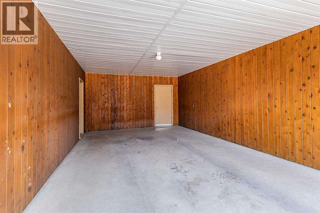 Single Family House Bi-level for Sale in   Avenue SE Connaught Medicine Hat 