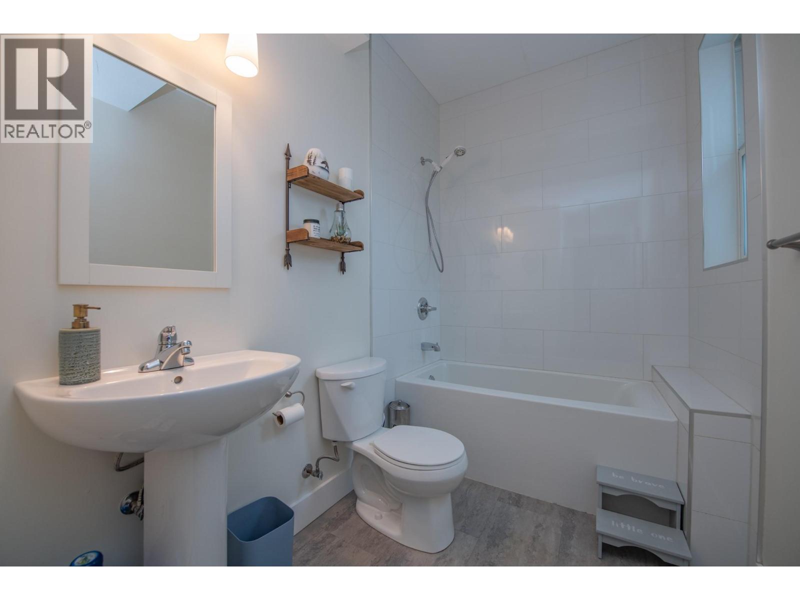 23 900 Mt. Ida Drive, Vernon