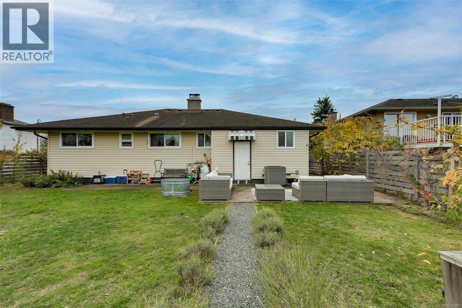  1680 Sheridan Avenue, Saanich