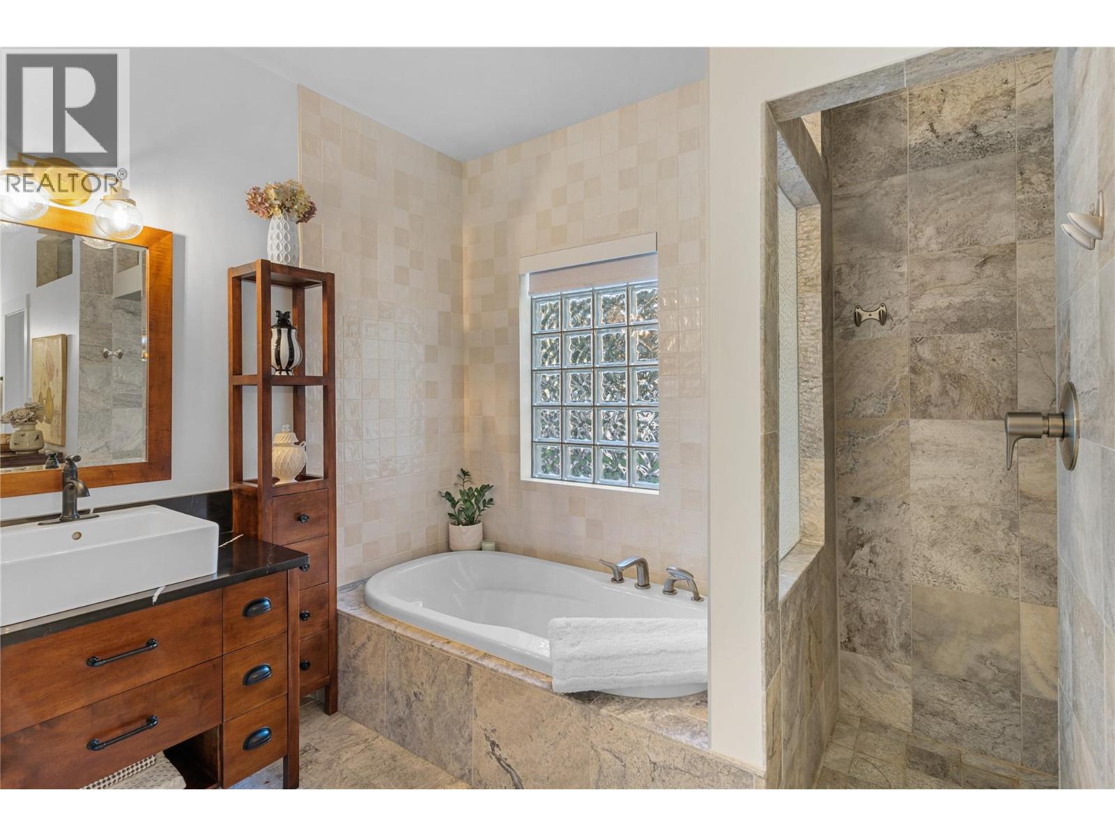  2075 Lillooet Court, Kelowna