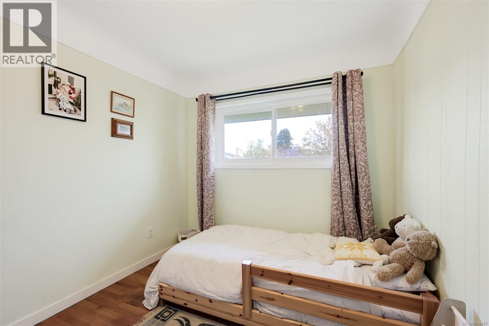  1680 Sheridan Avenue, Saanich