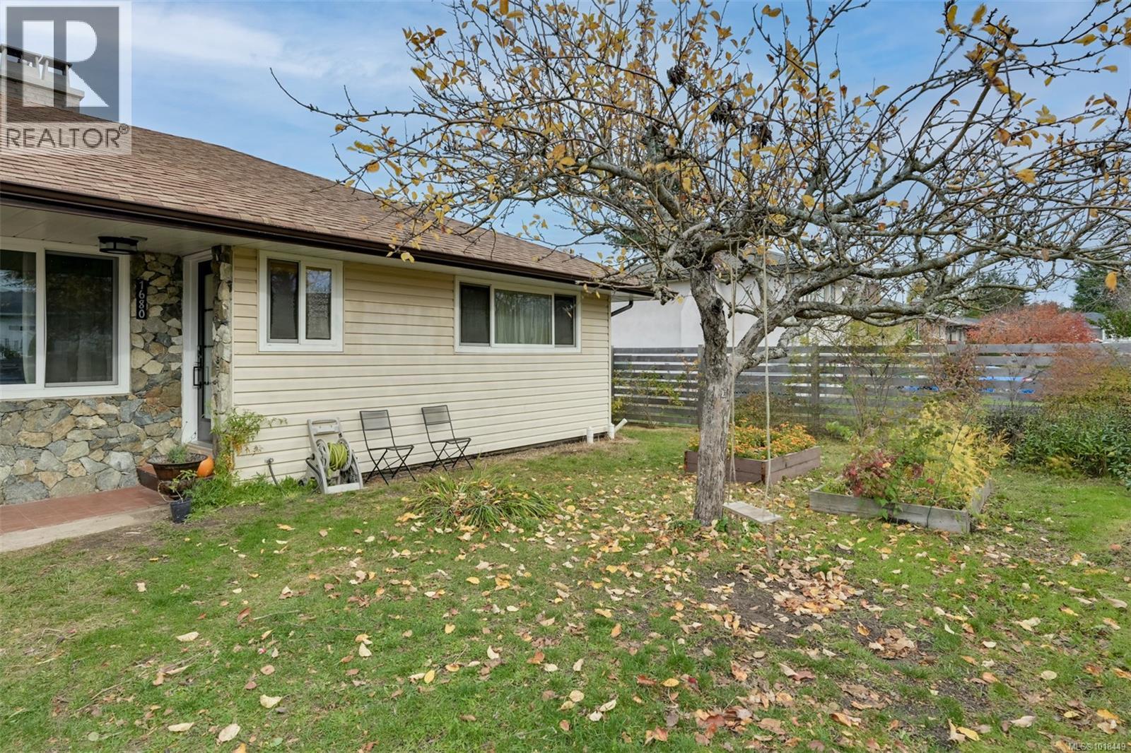  1680 Sheridan Avenue, Saanich