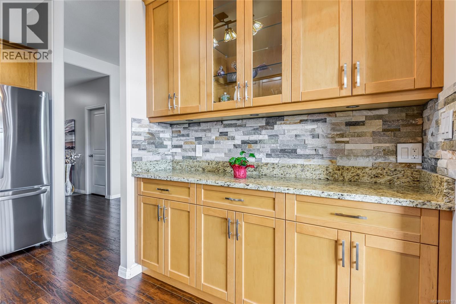 #412 350 SOUTH ISLAND HWY - 16