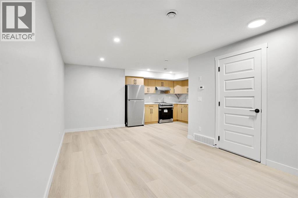 Single Family House 4 Level for Sale in  Harvest Rose Circle NE Harvest Hills Calgary 