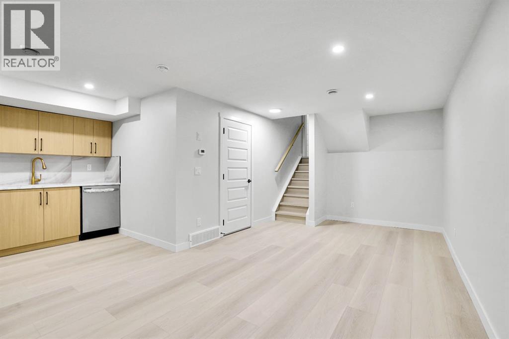 Single Family House 4 Level for Sale in  Harvest Rose Circle NE Harvest Hills Calgary 