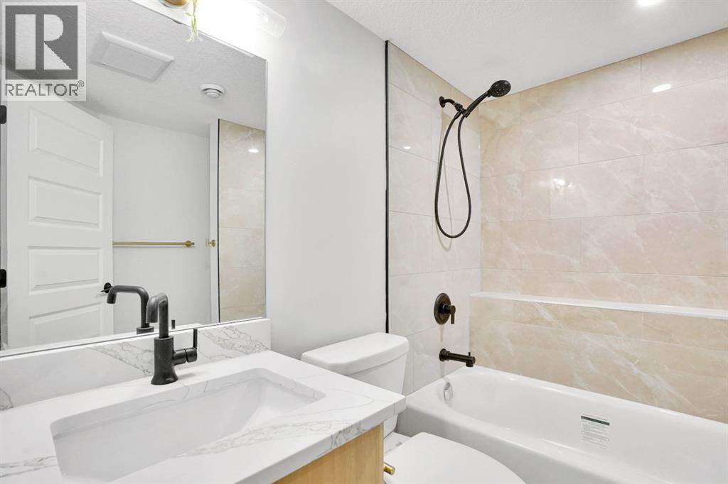 Single Family House 4 Level for Sale in  Harvest Rose Circle NE Harvest Hills Calgary 