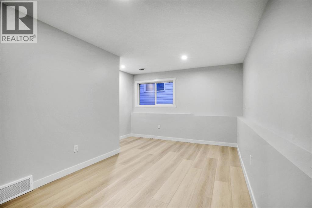 Single Family House 4 Level for Sale in  Harvest Rose Circle NE Harvest Hills Calgary 