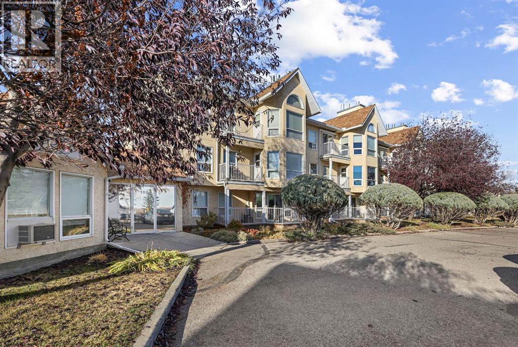 Single Family House Multi-level for Sale in   Centre Court Rosemont Okotoks 