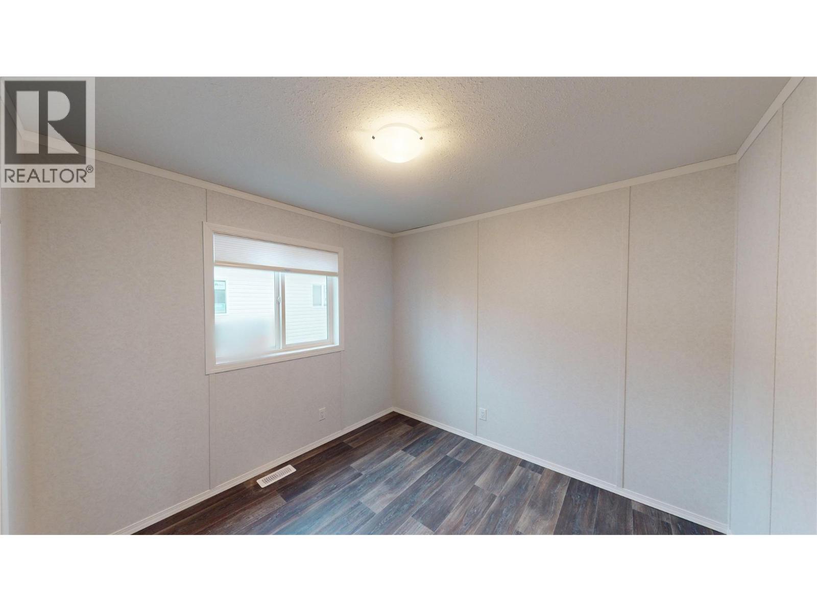 533 Steepleview Avenue NW, Cranbrook