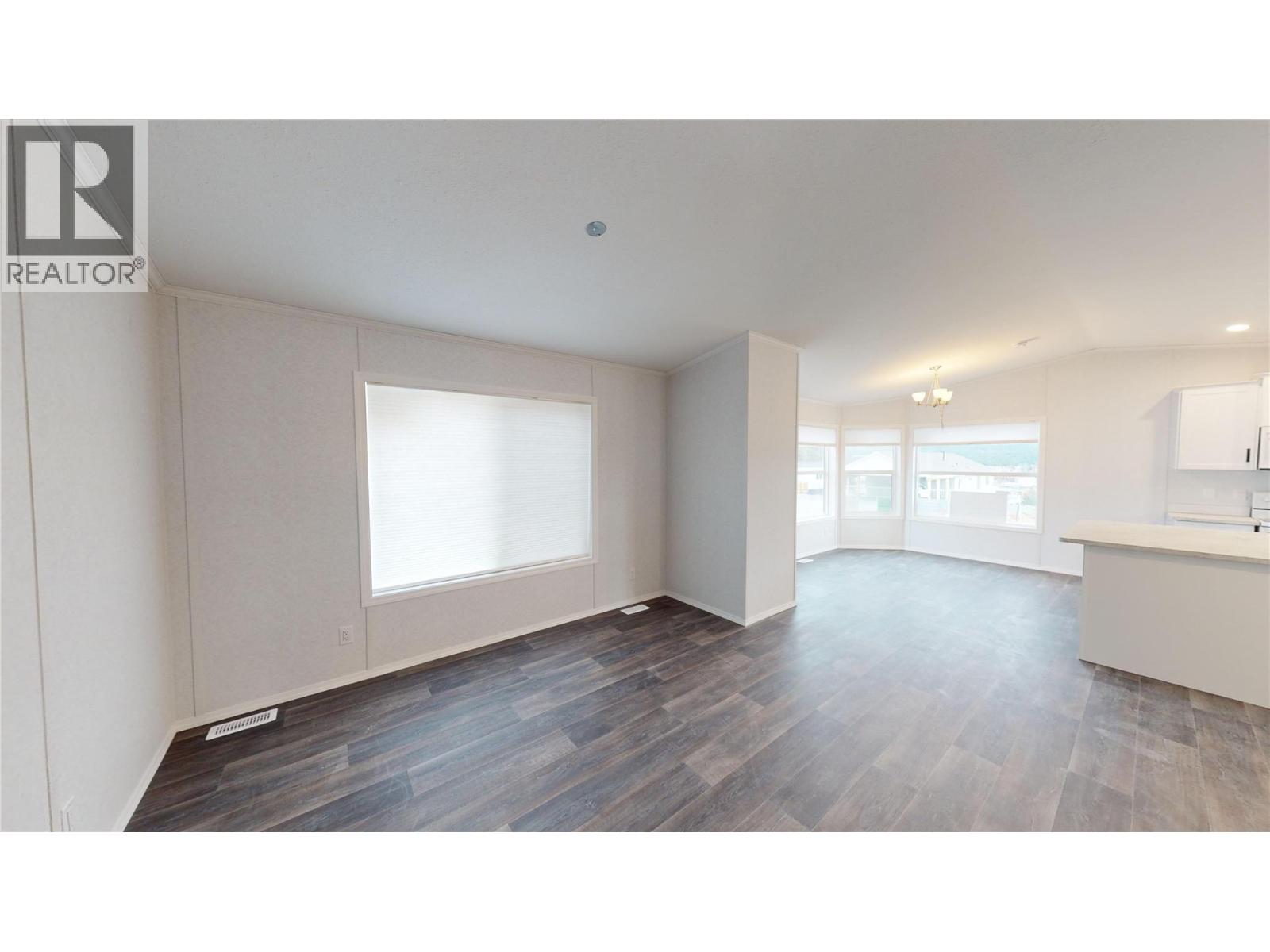 533 Steepleview Avenue NW, Cranbrook