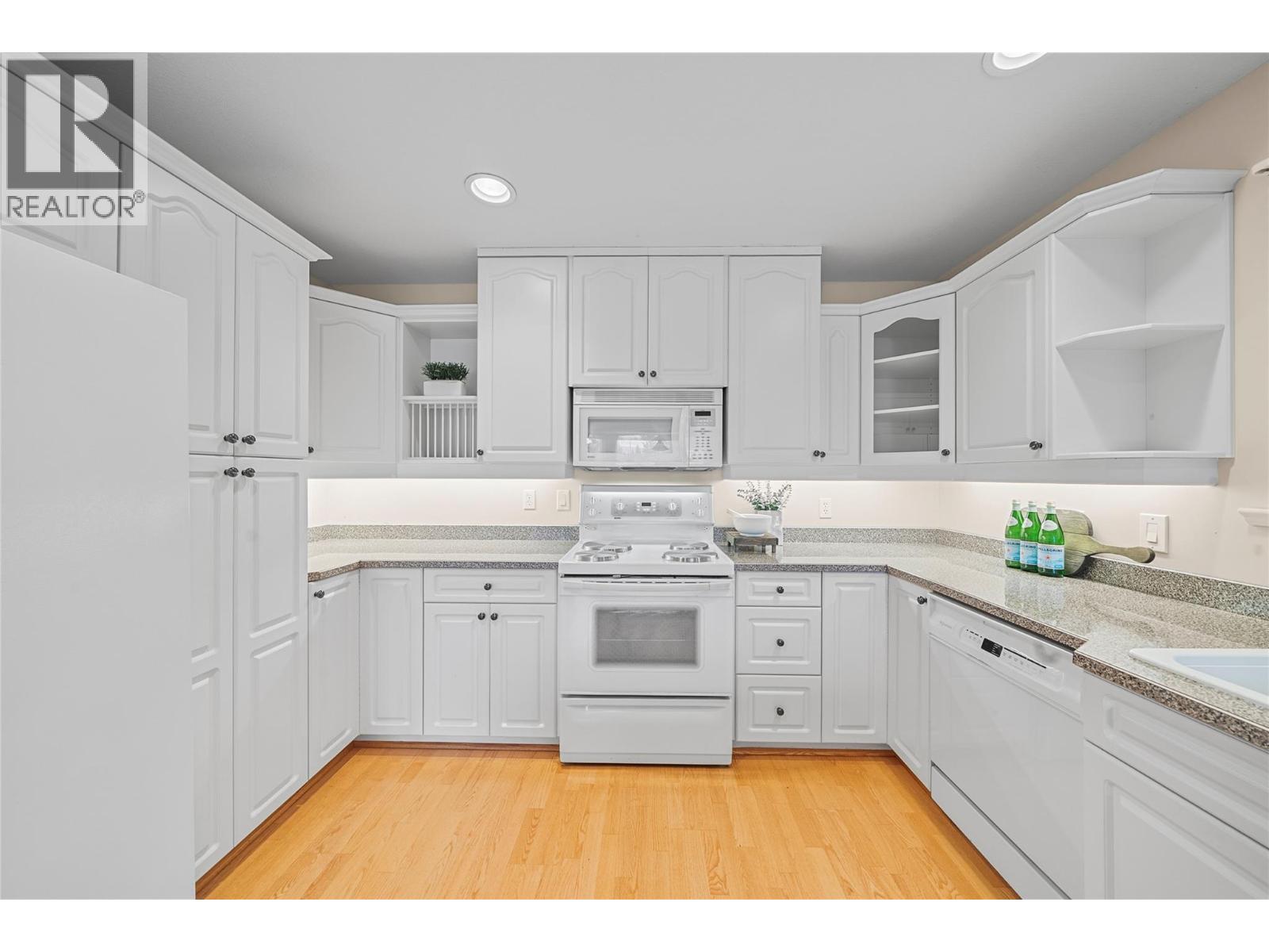  2660 Crestview Place, Blind Bay