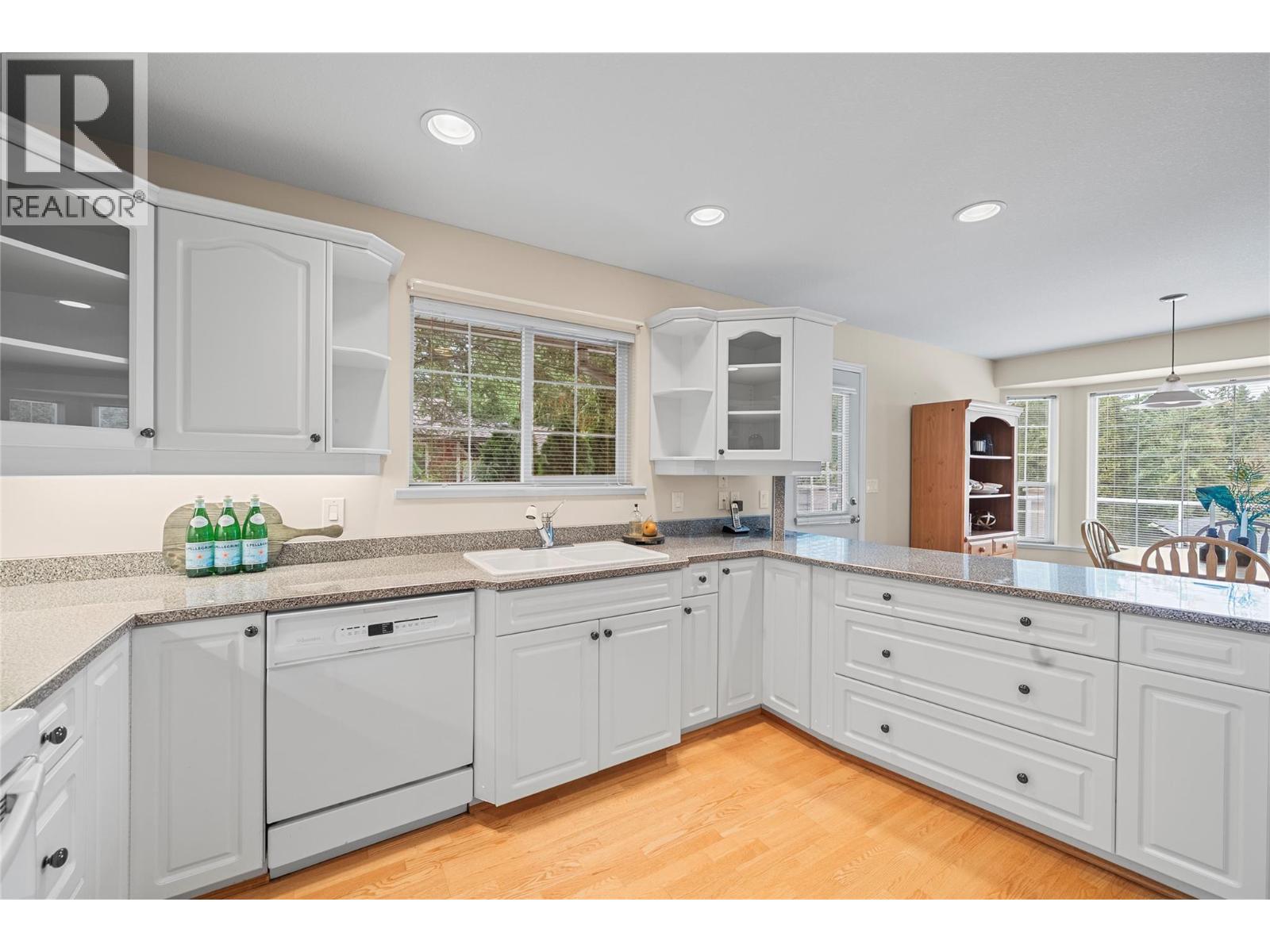  2660 Crestview Place, Blind Bay