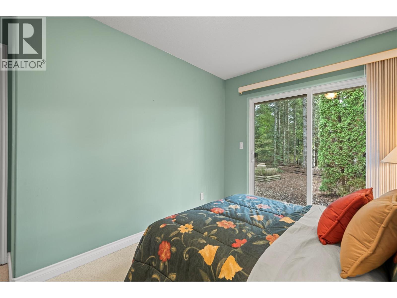  2660 Crestview Place, Blind Bay