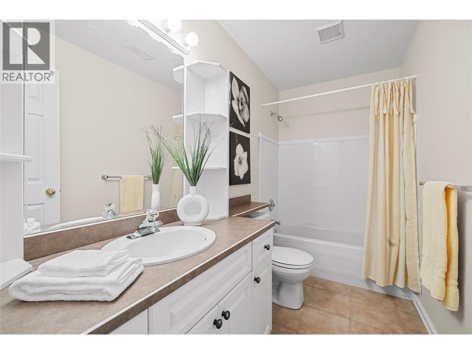  2660 Crestview Place, Blind Bay