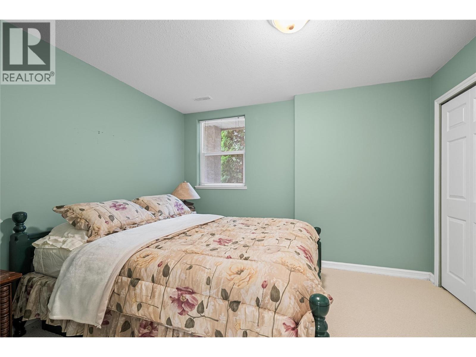  2660 Crestview Place, Blind Bay