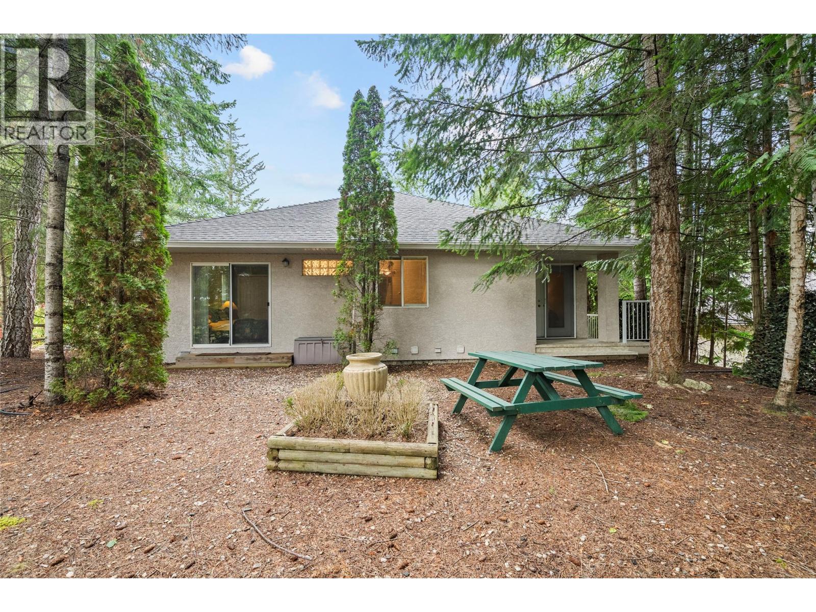  2660 Crestview Place, Blind Bay