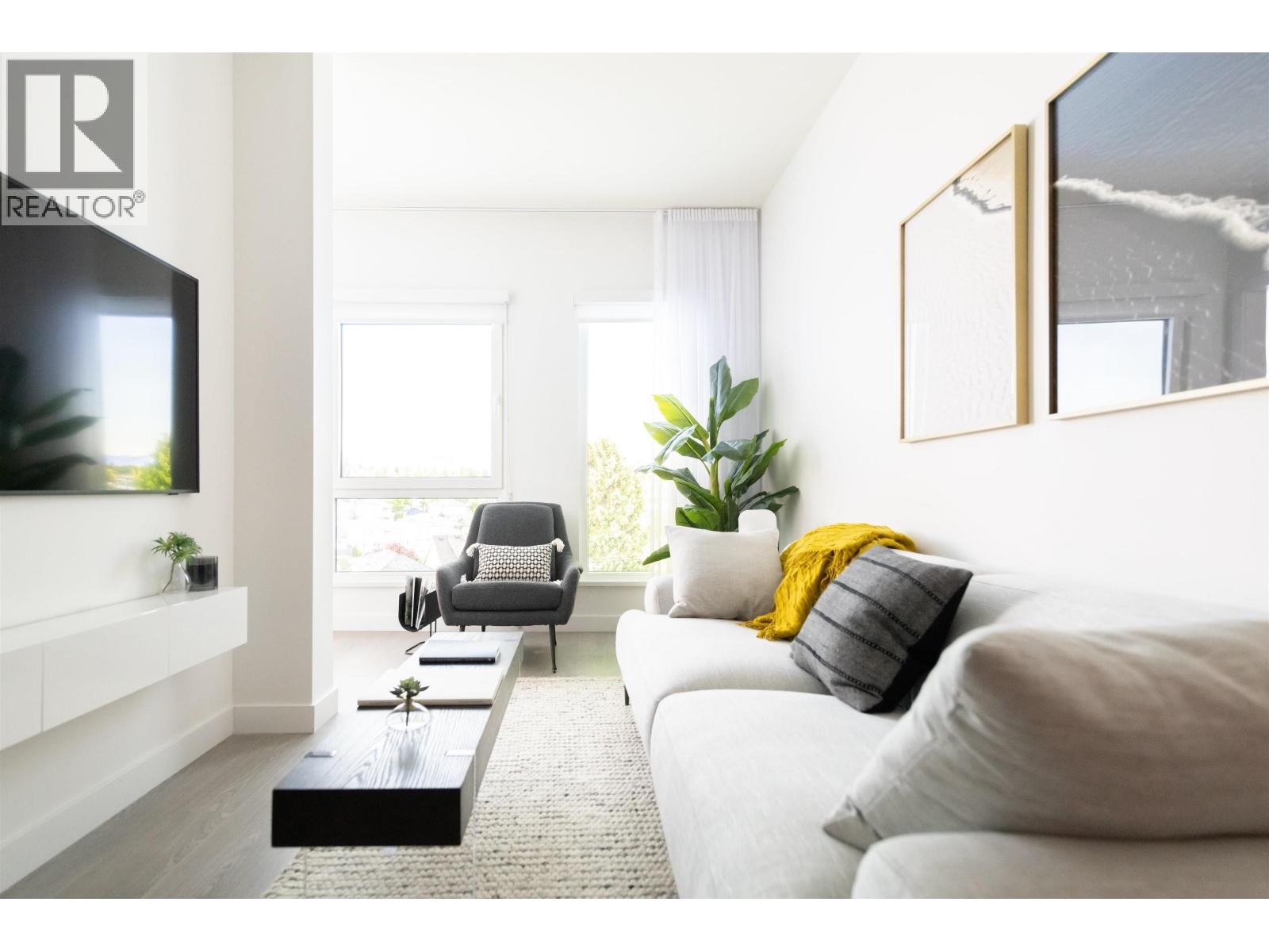 203-263 West 49TH Avenue 319