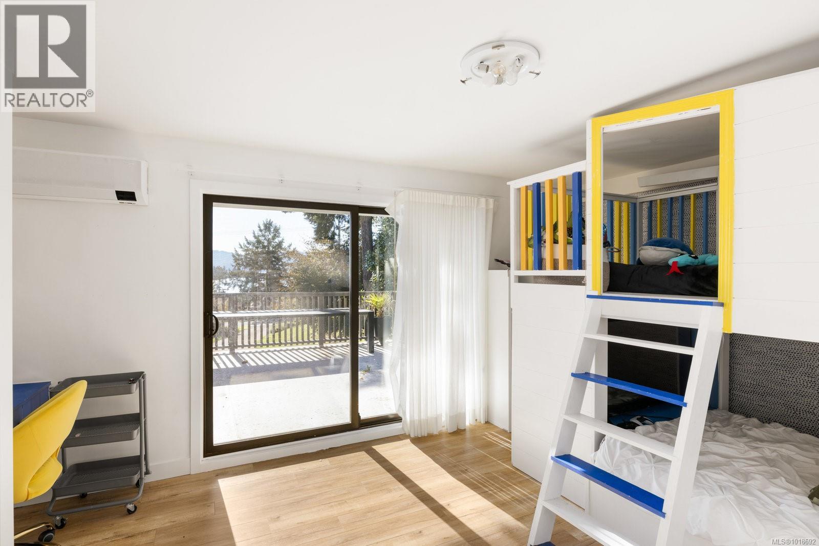  11321 Chalet Road, North Saanich