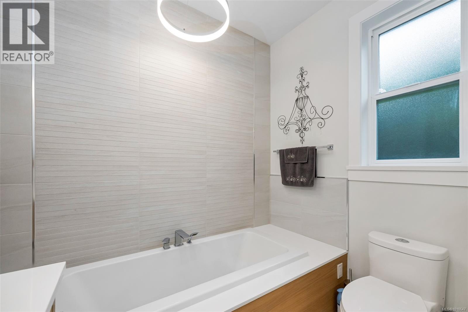  8043 Huckleberry Court, Central Saanich