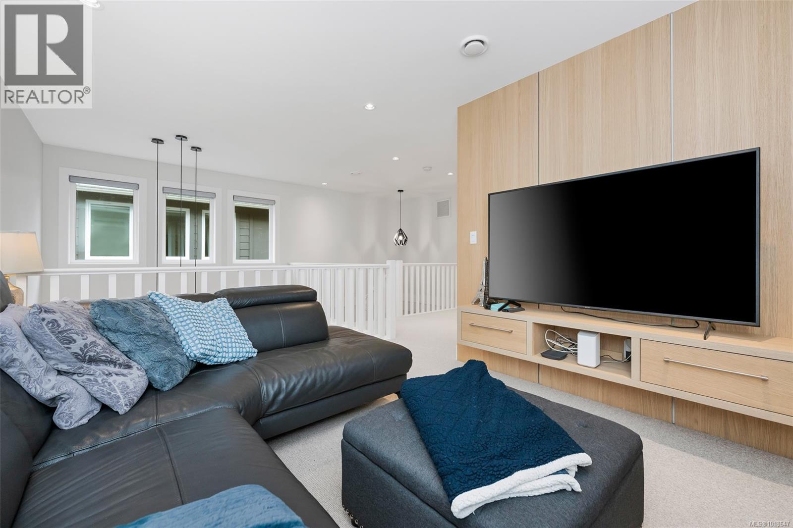  8043 Huckleberry Court, Central Saanich