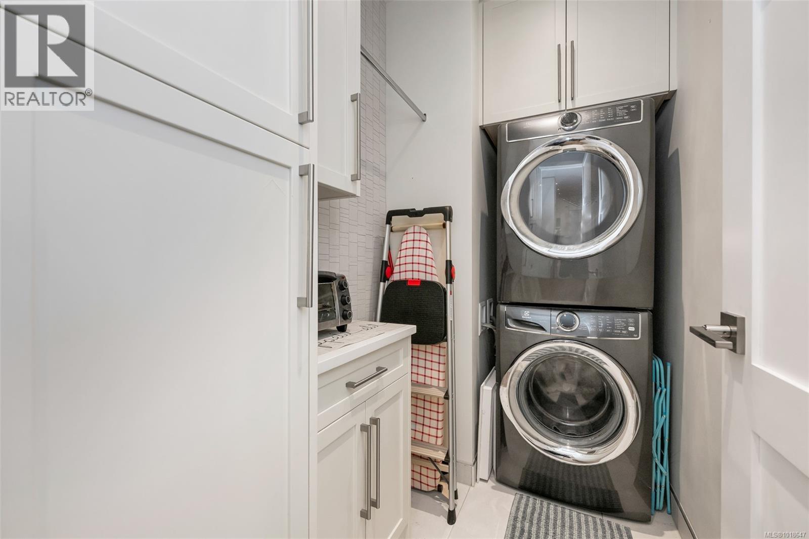  8043 Huckleberry Court, Central Saanich