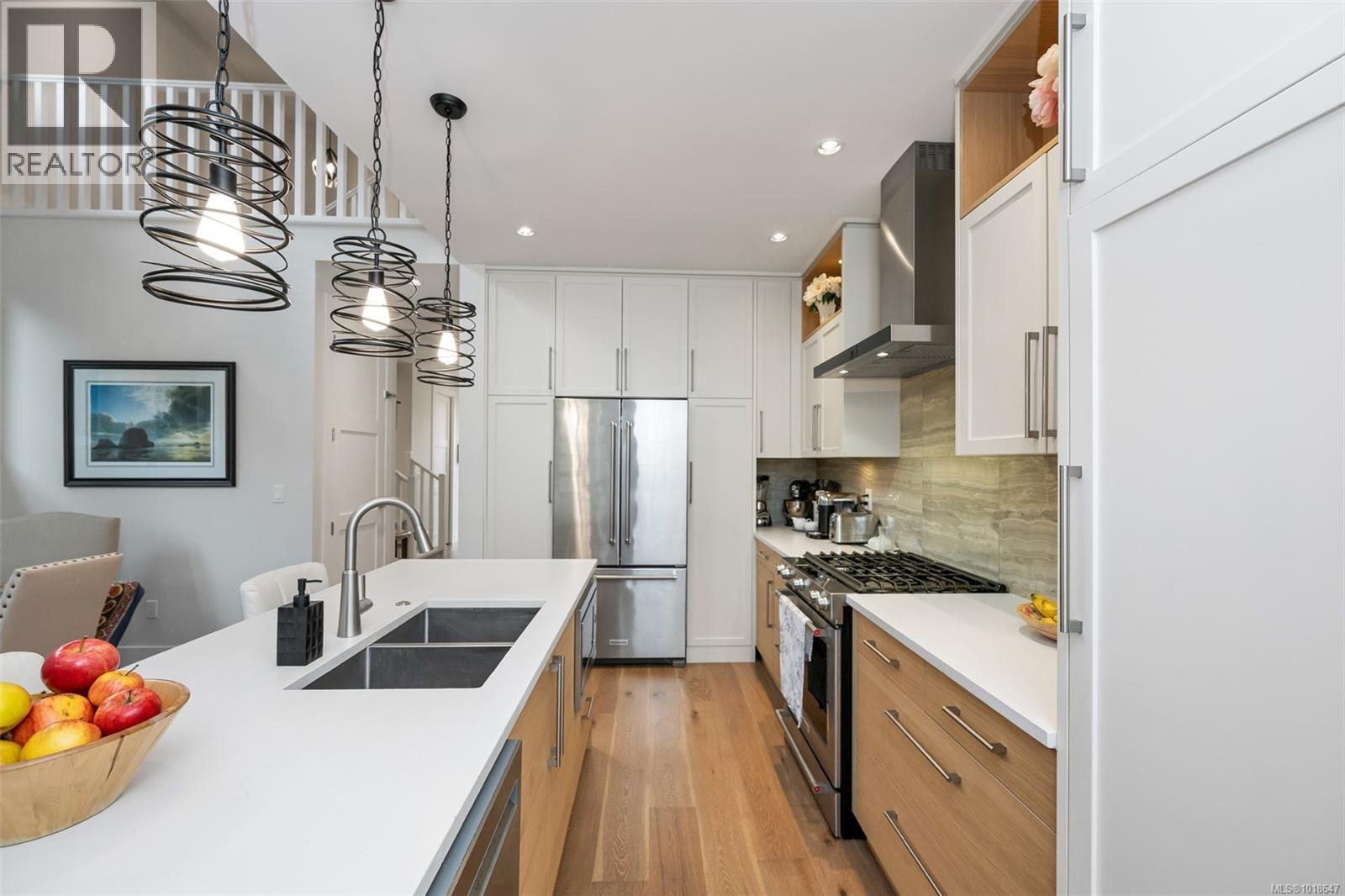  8043 Huckleberry Court, Central Saanich