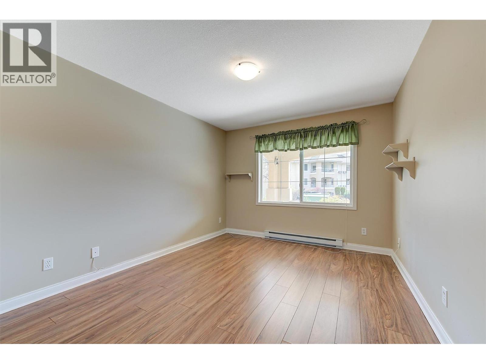 #102 3890 BROWN ROAD - 23