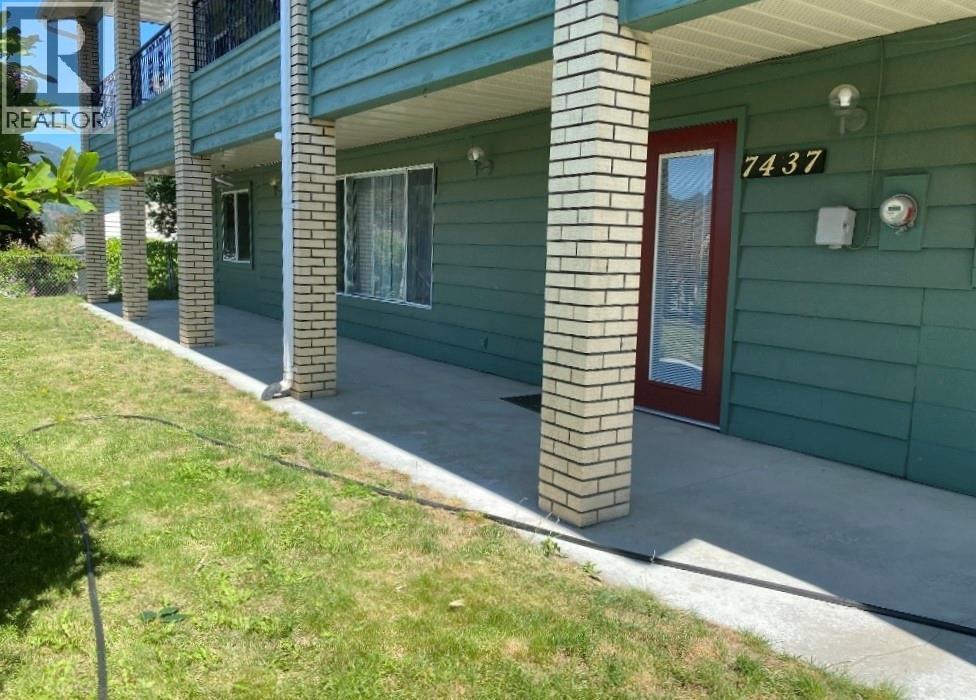 7437 VALLEY HEIGHTS Drive, Grand Forks