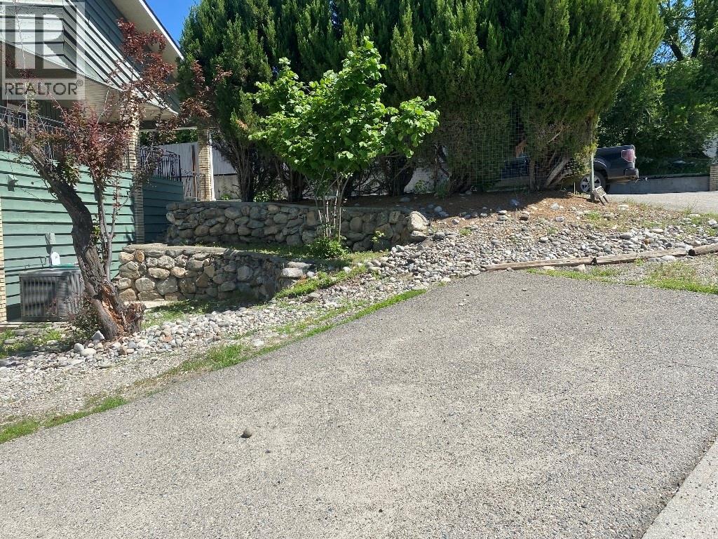 7437 VALLEY HEIGHTS Drive, Grand Forks