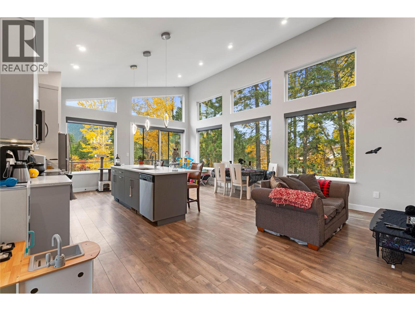 1015 PAQUETTE ROAD - 60