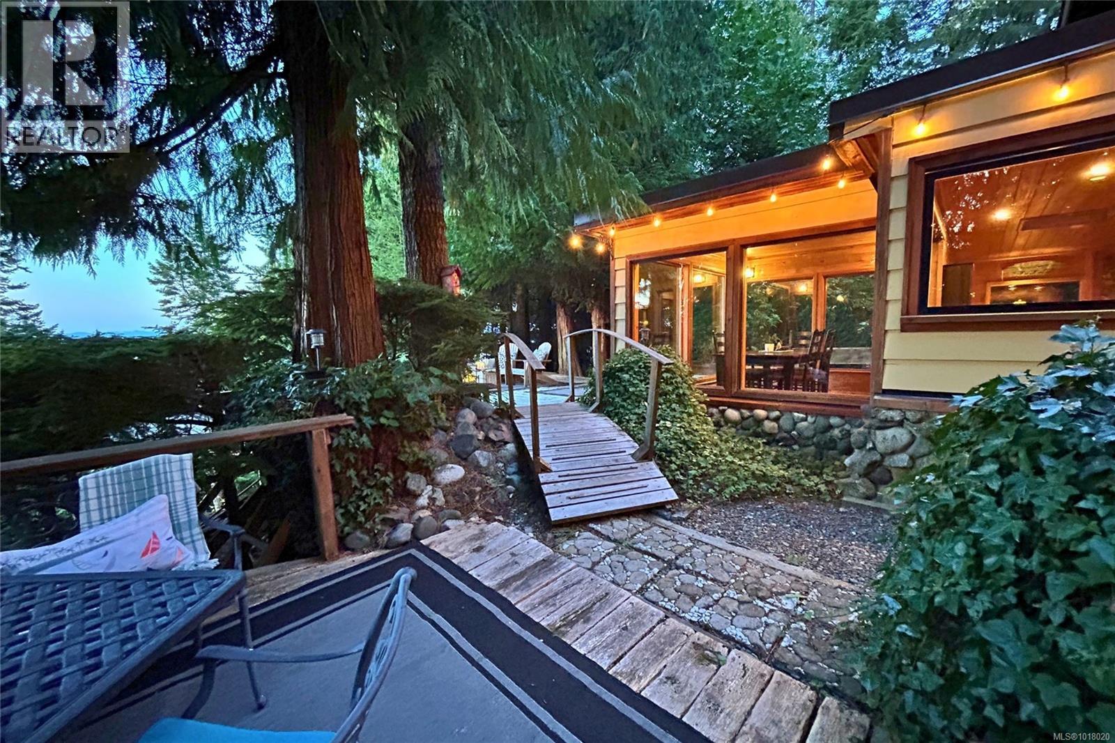 235 Spearfish Rd, Qualicum Beach