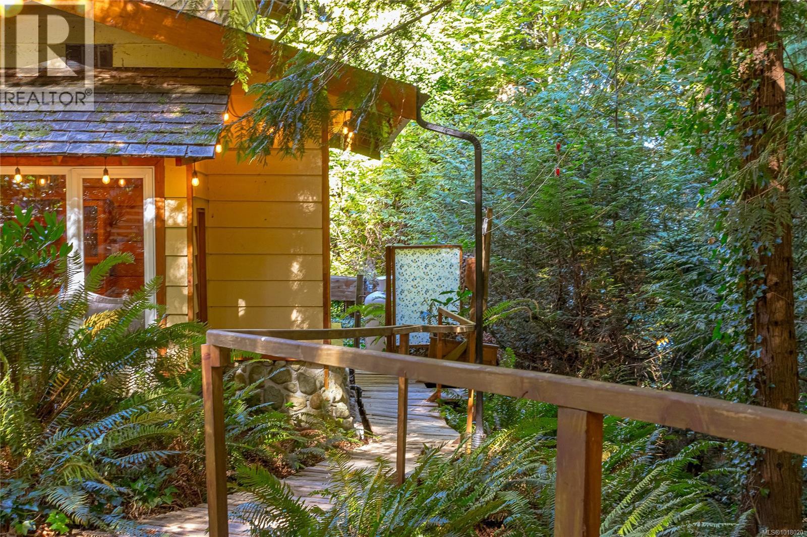 235 Spearfish Rd, Qualicum Beach