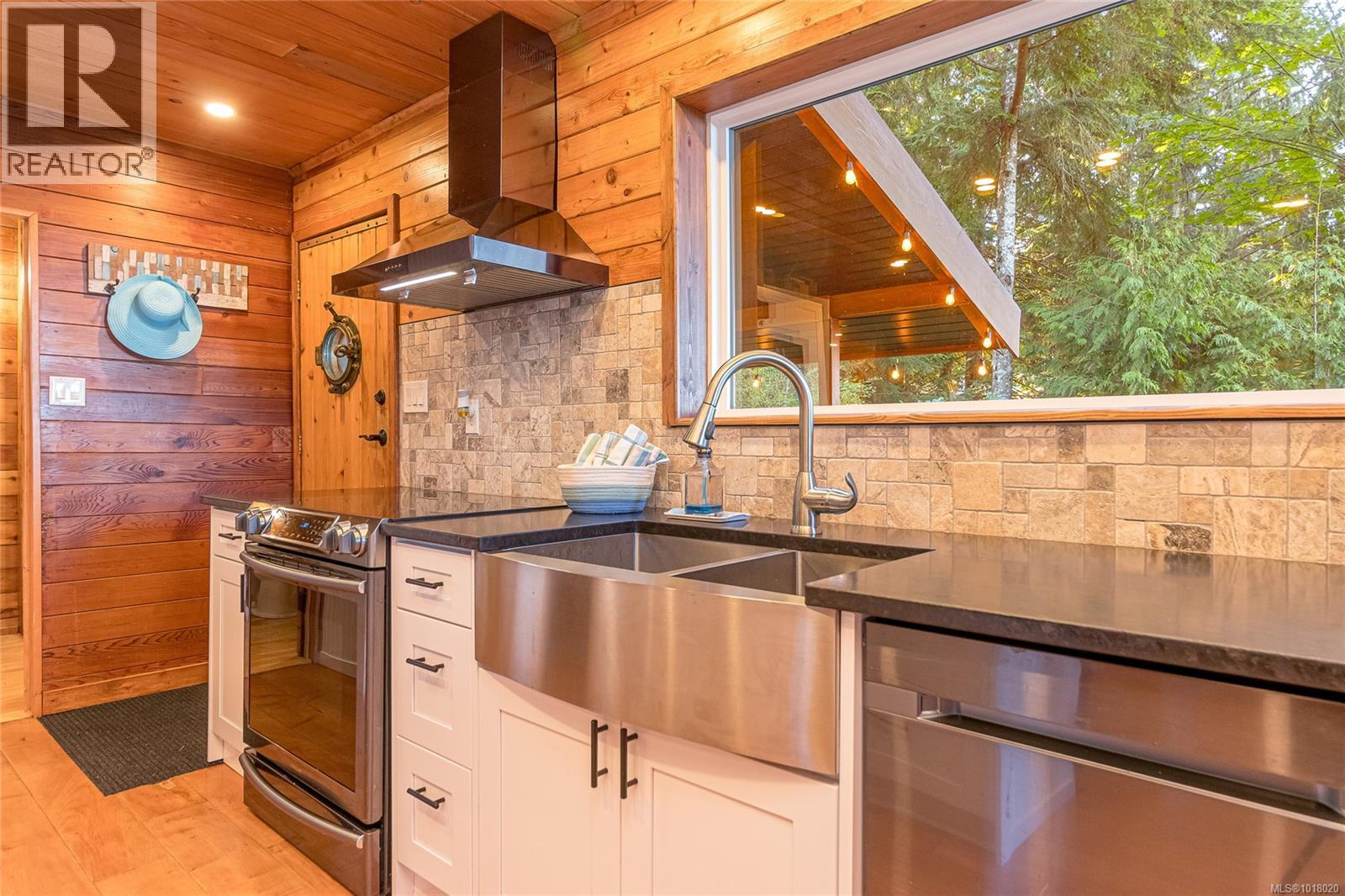 235 Spearfish Rd, Qualicum Beach