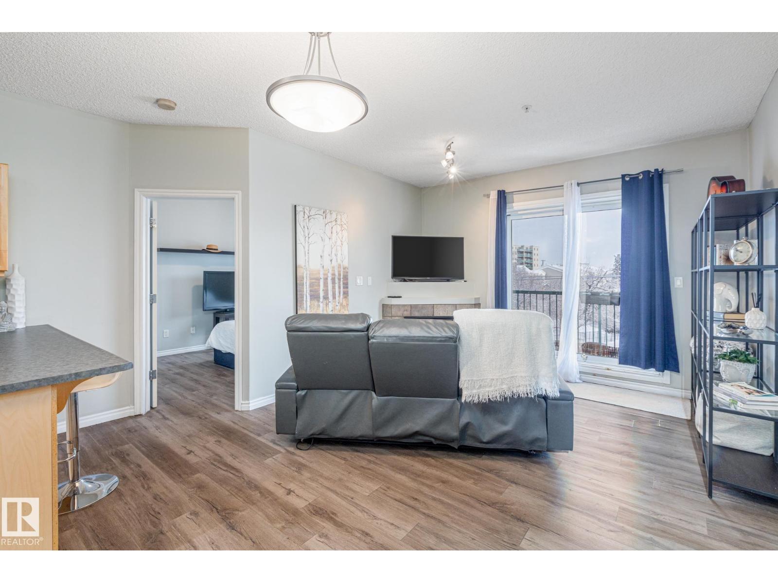 #208 10118 95 ST NW - 10