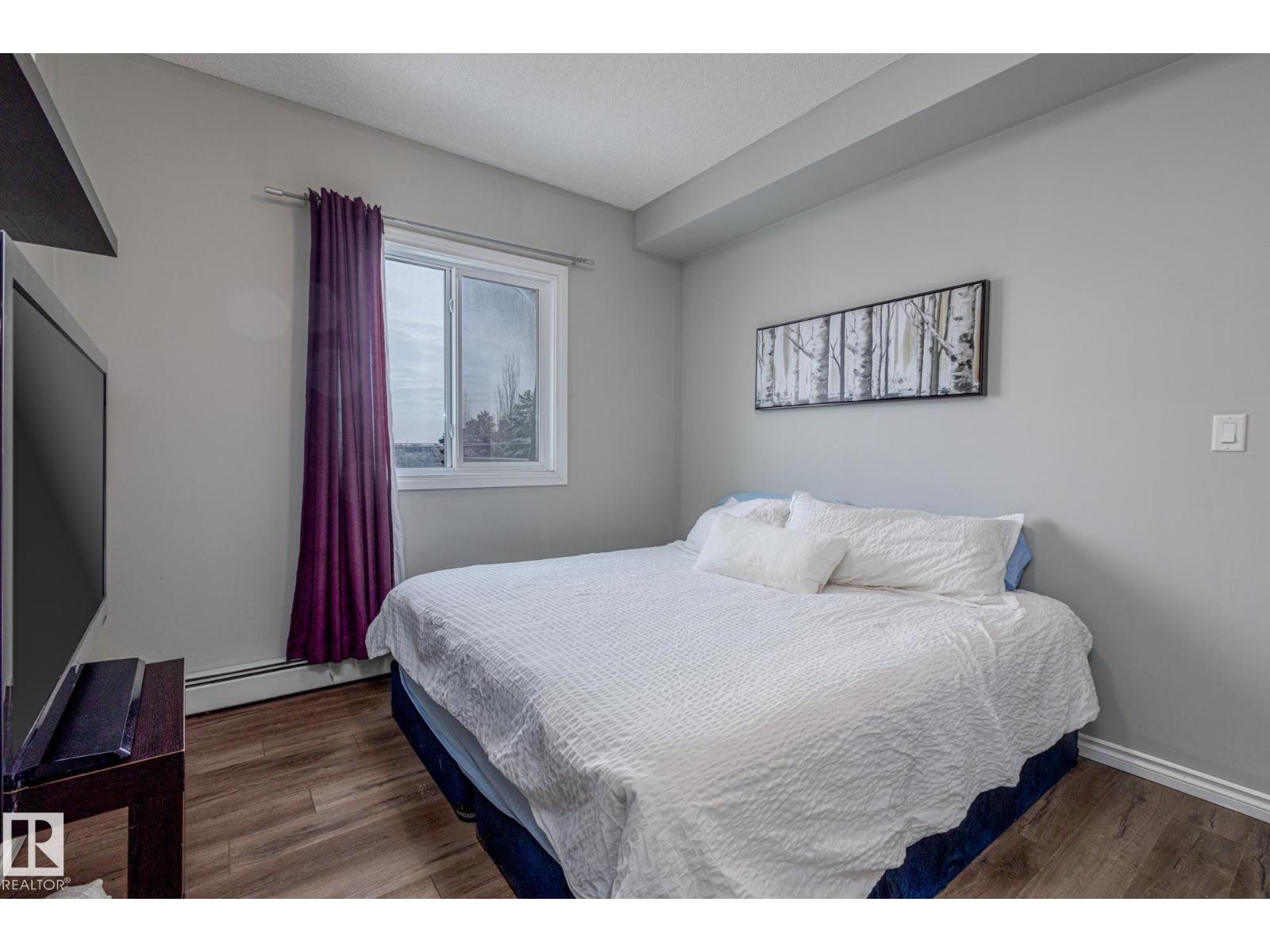 #208 10118 95 ST NW - 17
