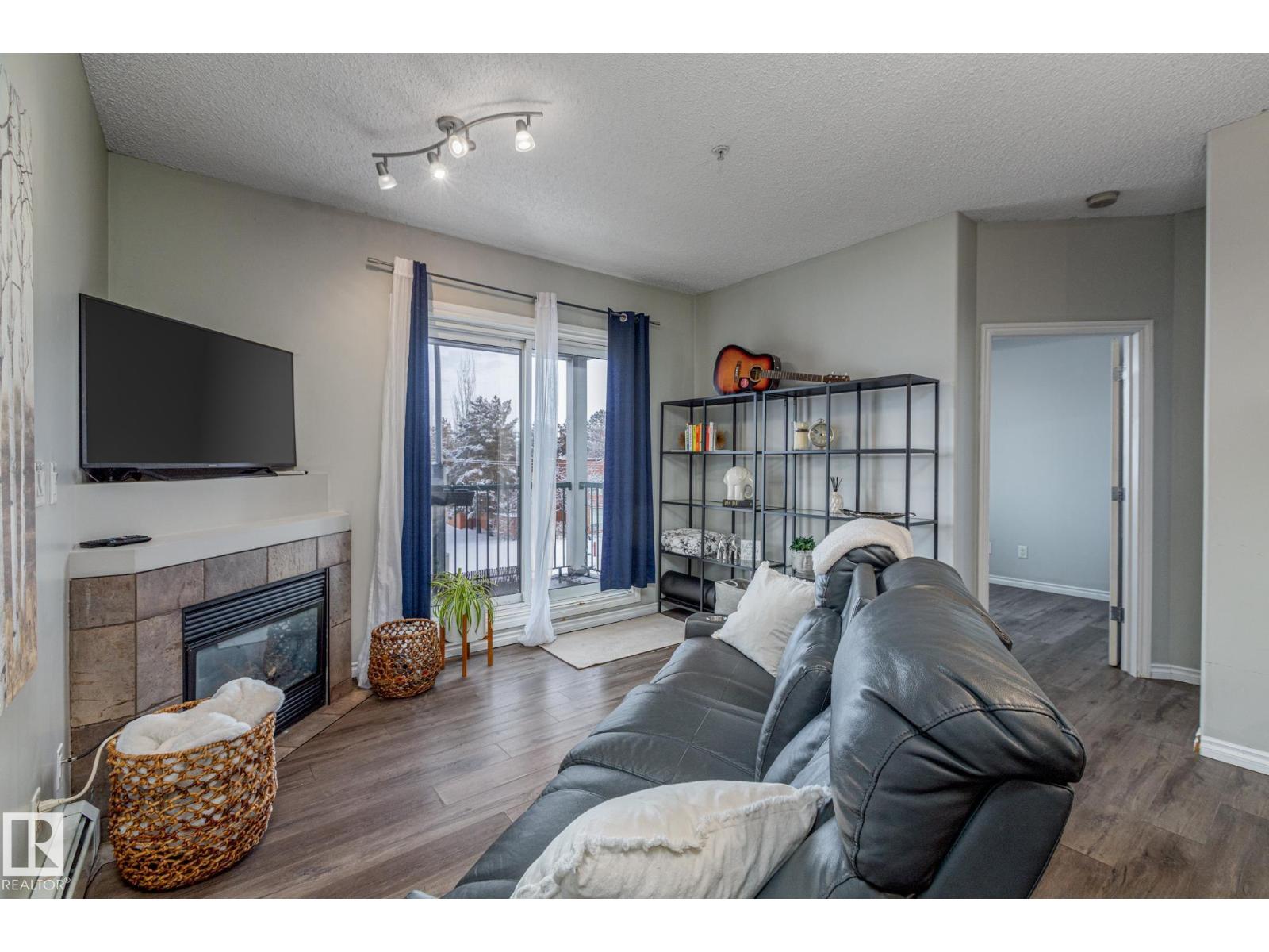 #208 10118 95 ST NW - 13