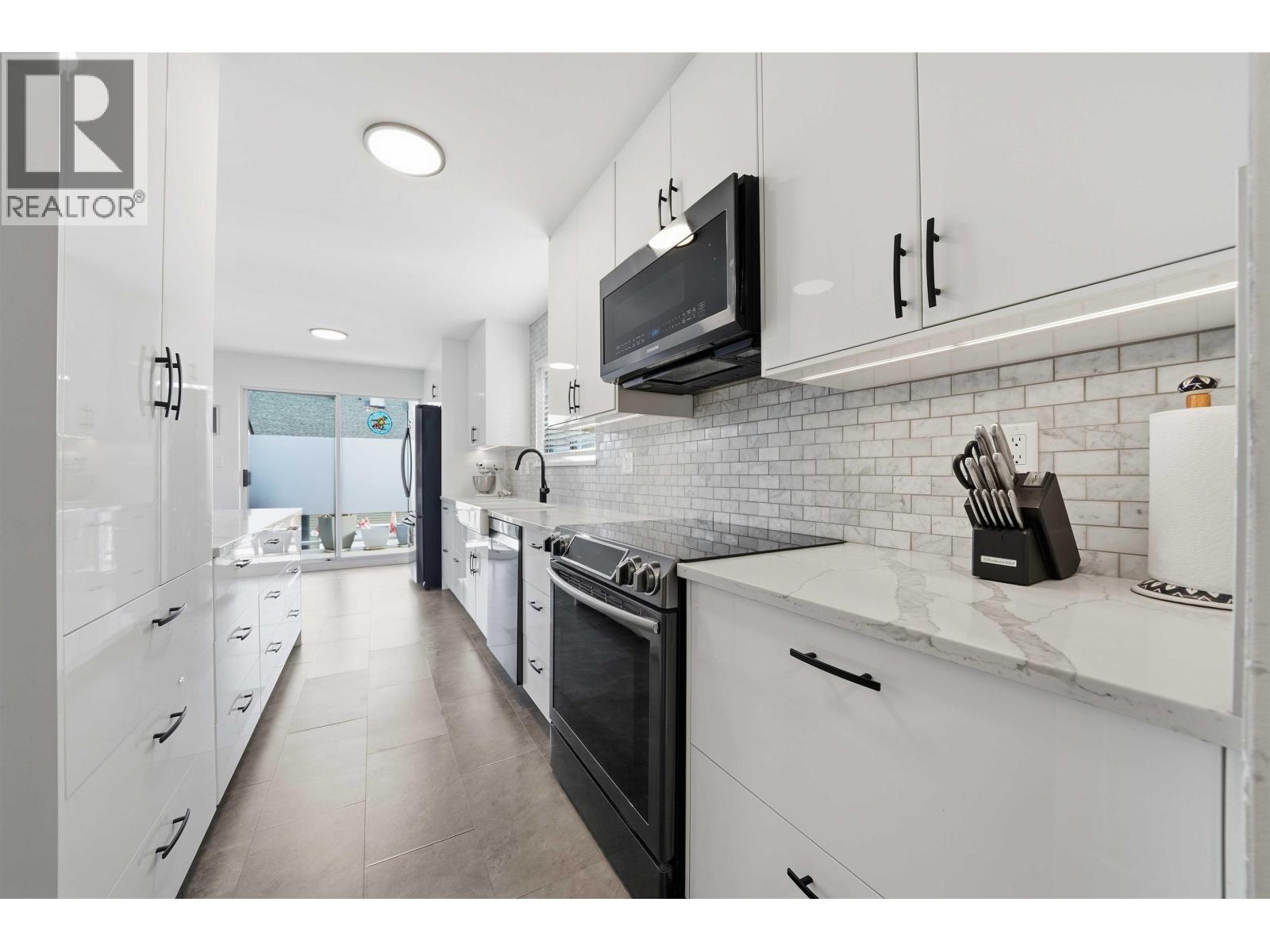 #14-6250 48A Avenue, Delta