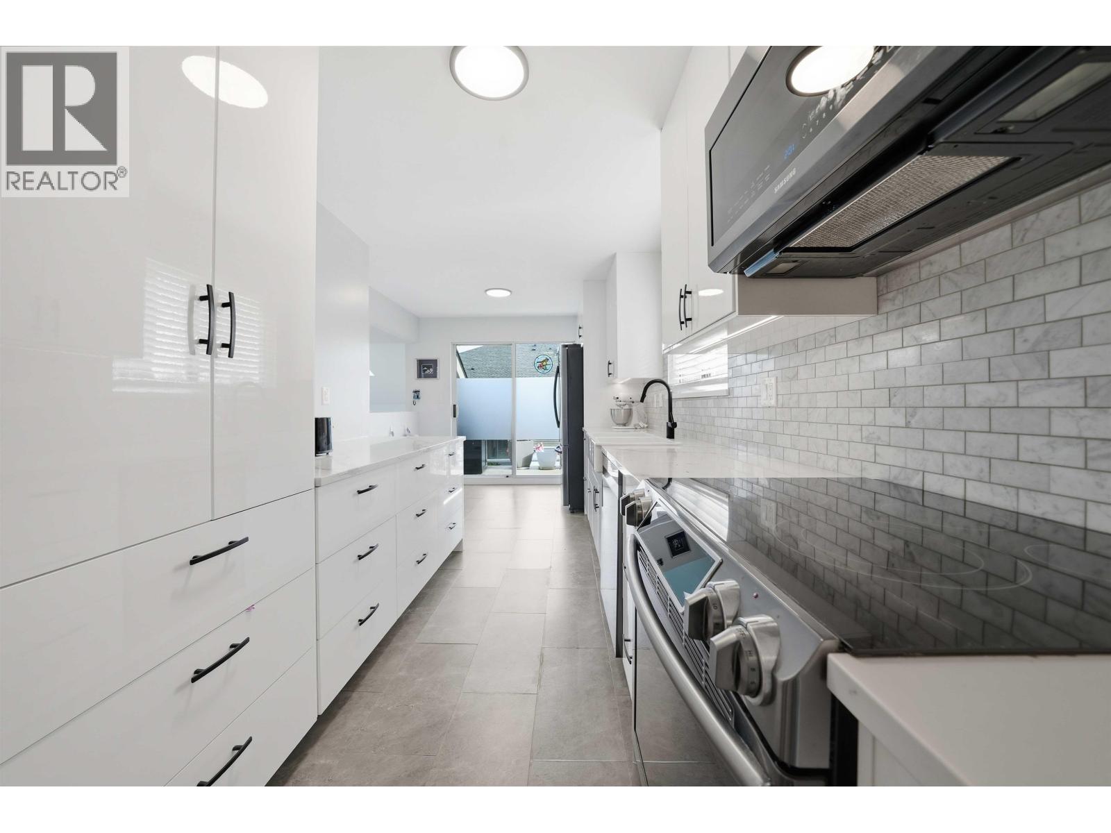 #14-6250 48A Avenue, Delta