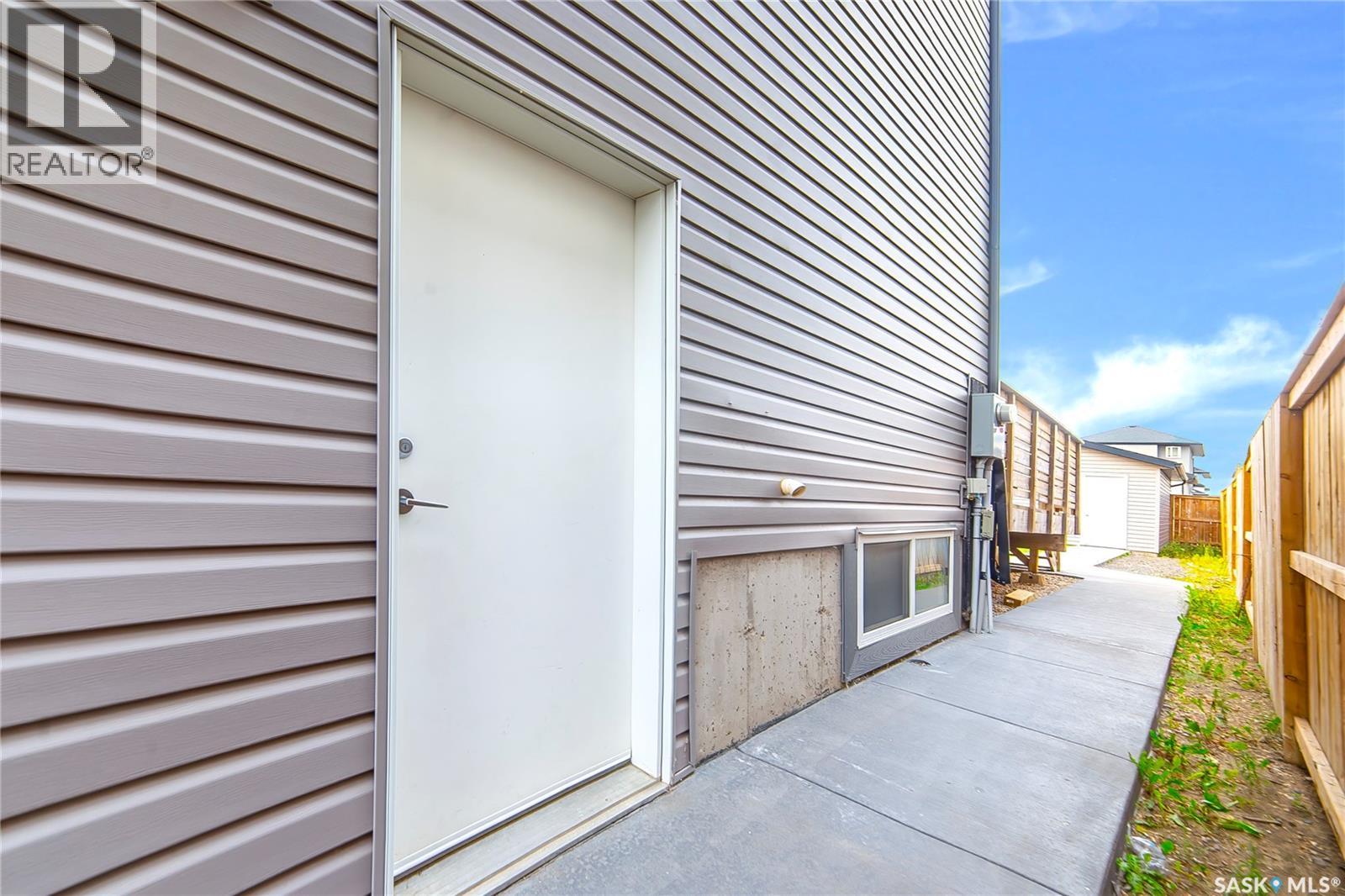 Single Family House 2 Level for Sale in  Marlatte CRESCENT Saskatoon 